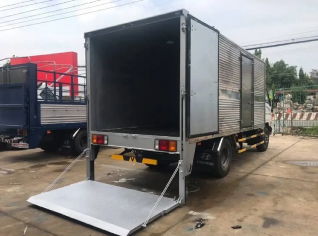 Xe 2,5 tấn ( Có Bửng Nâng )